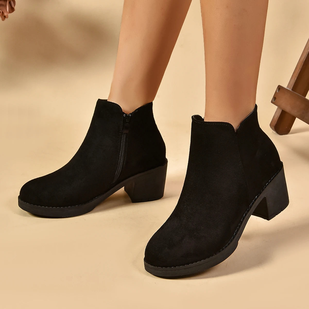 DANA Elegant Faux Suede Boots