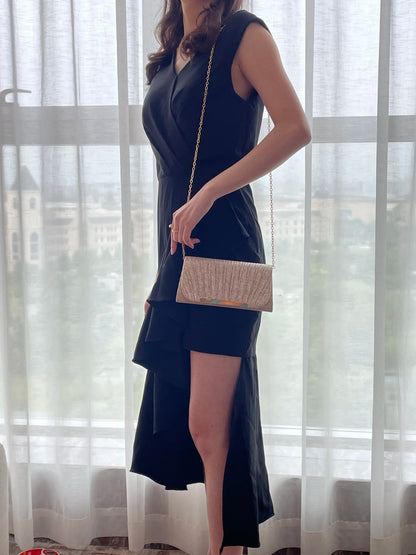 Pop metal chain shoulder bag