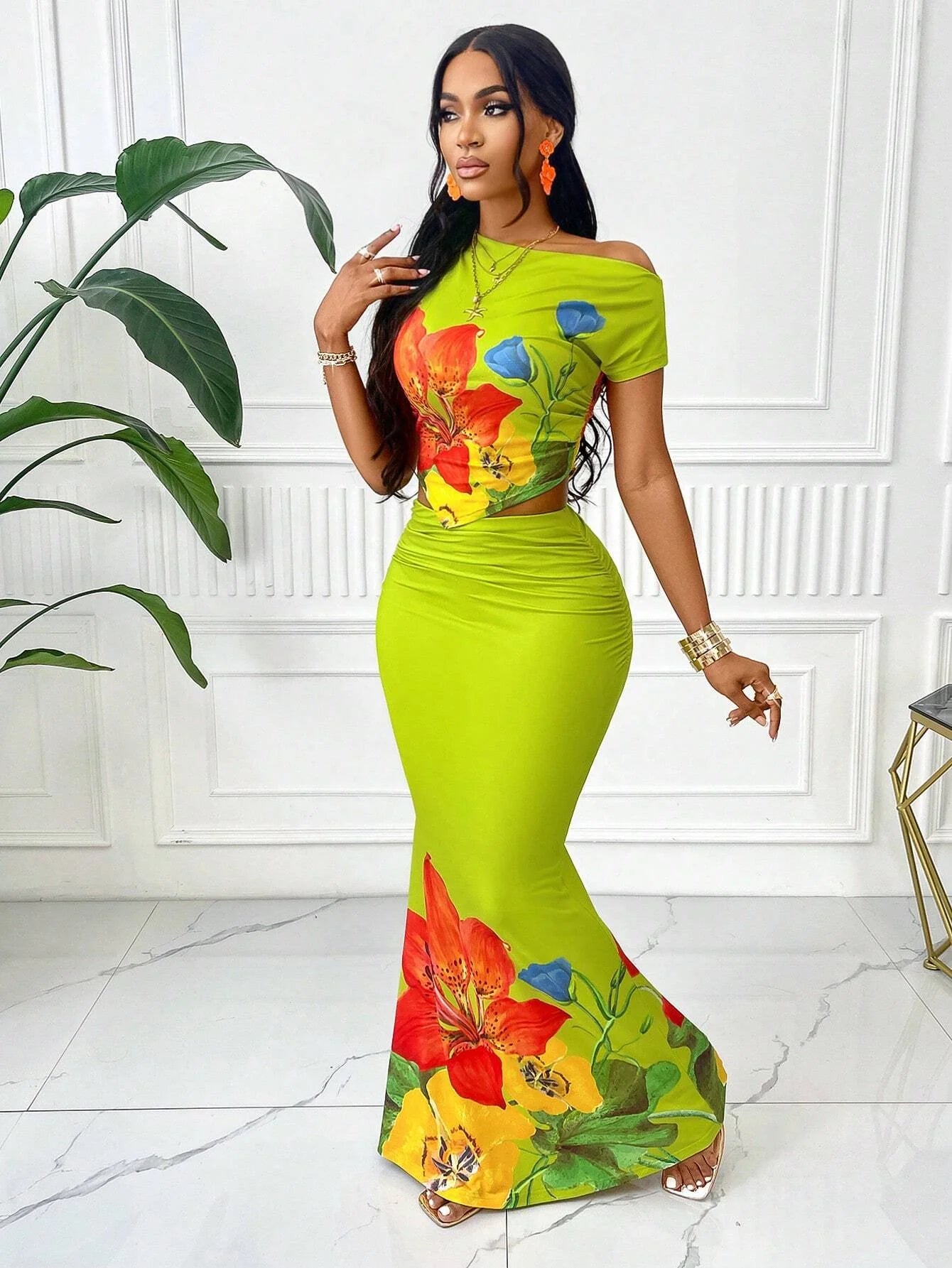 Elegant Bright Floral Print Sleeveless Resort Extra-long Skirt Set