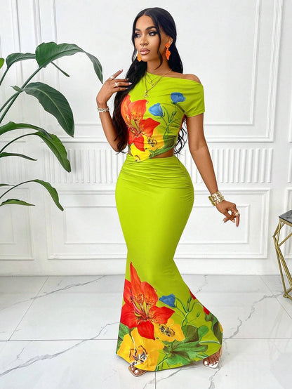 Elegant Bright Floral Print Sleeveless Resort Extra-long Skirt Set