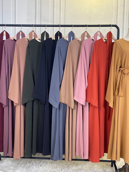 عباية وقفطان طويلة بطابع اسلامي 