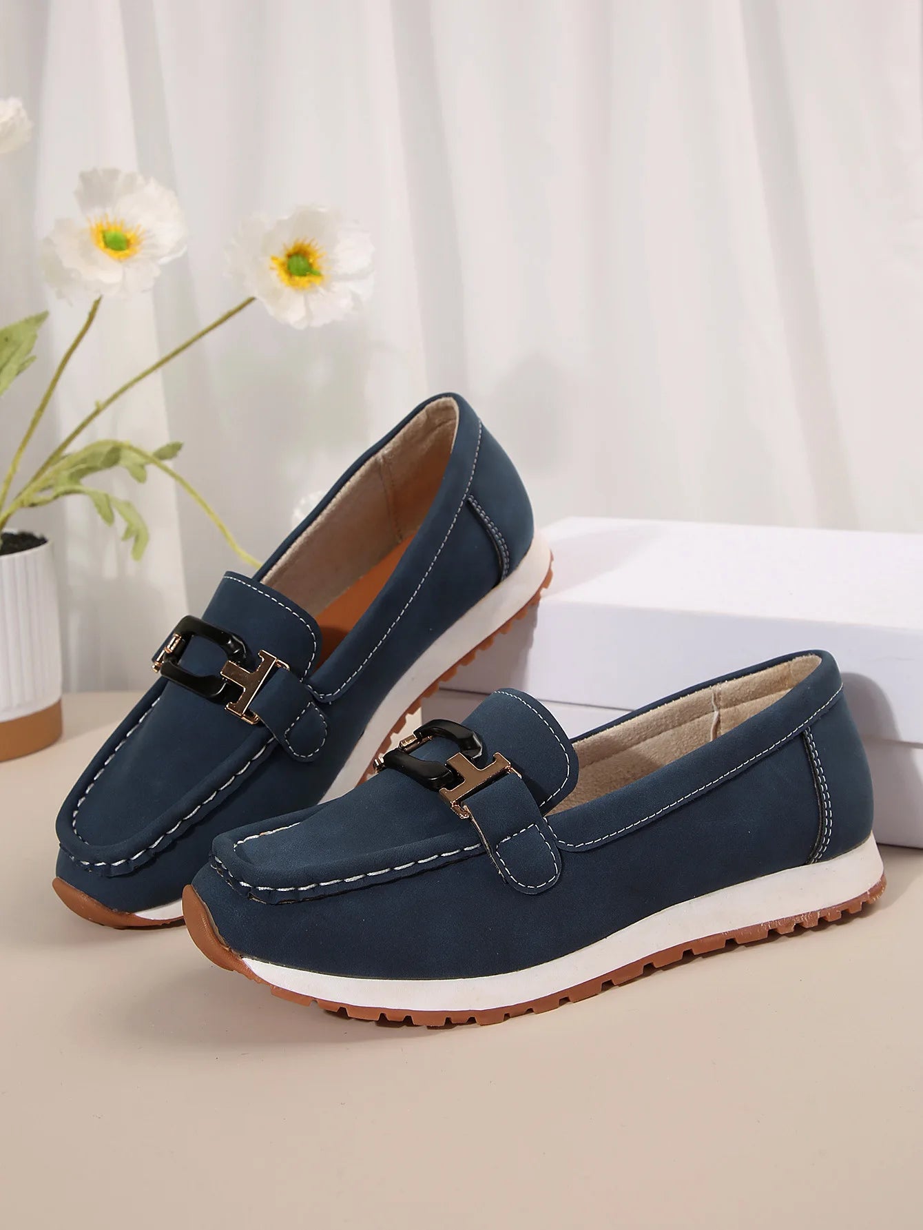 Buckle Low-top Casual Vulcanized Flat Shoes