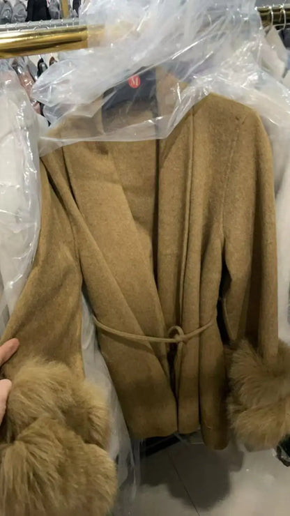 Abrigo de lana de manga larga con forro de piel