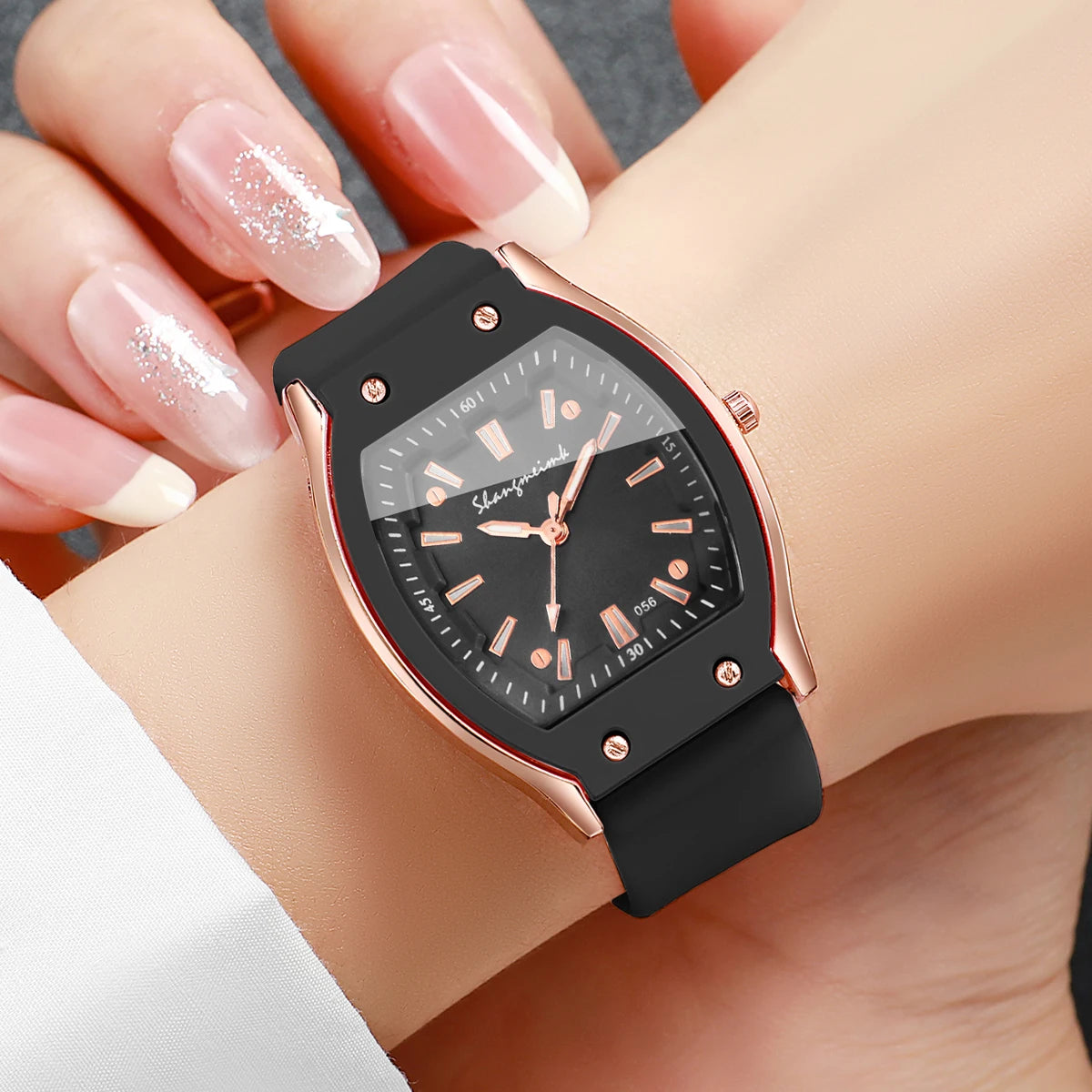 Silicone Strap Simple Dial Quartz Wristwatch