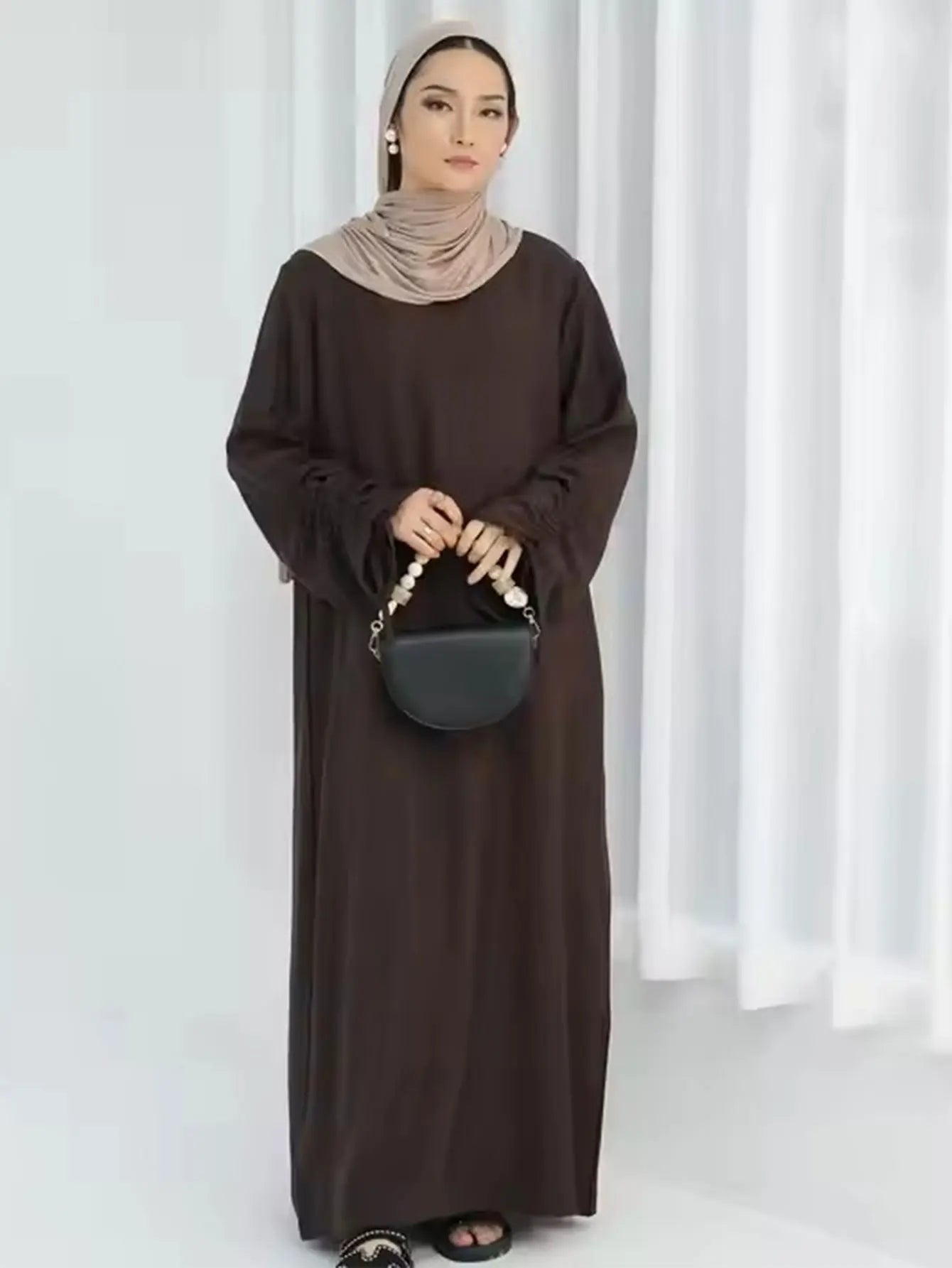 عباية إسلامية بأكمام برباط طويل