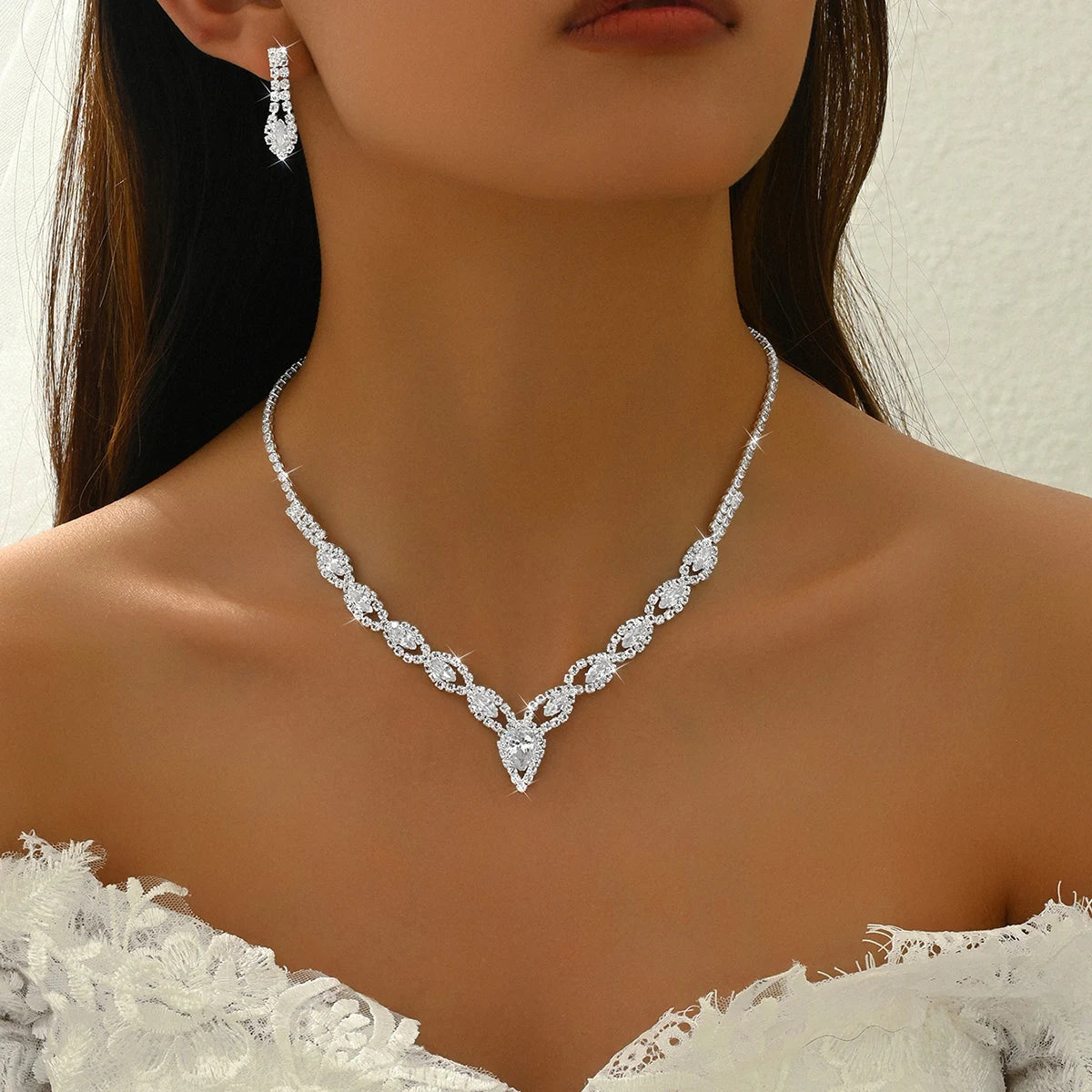 Rhinestone sparkling necklace jewelry set