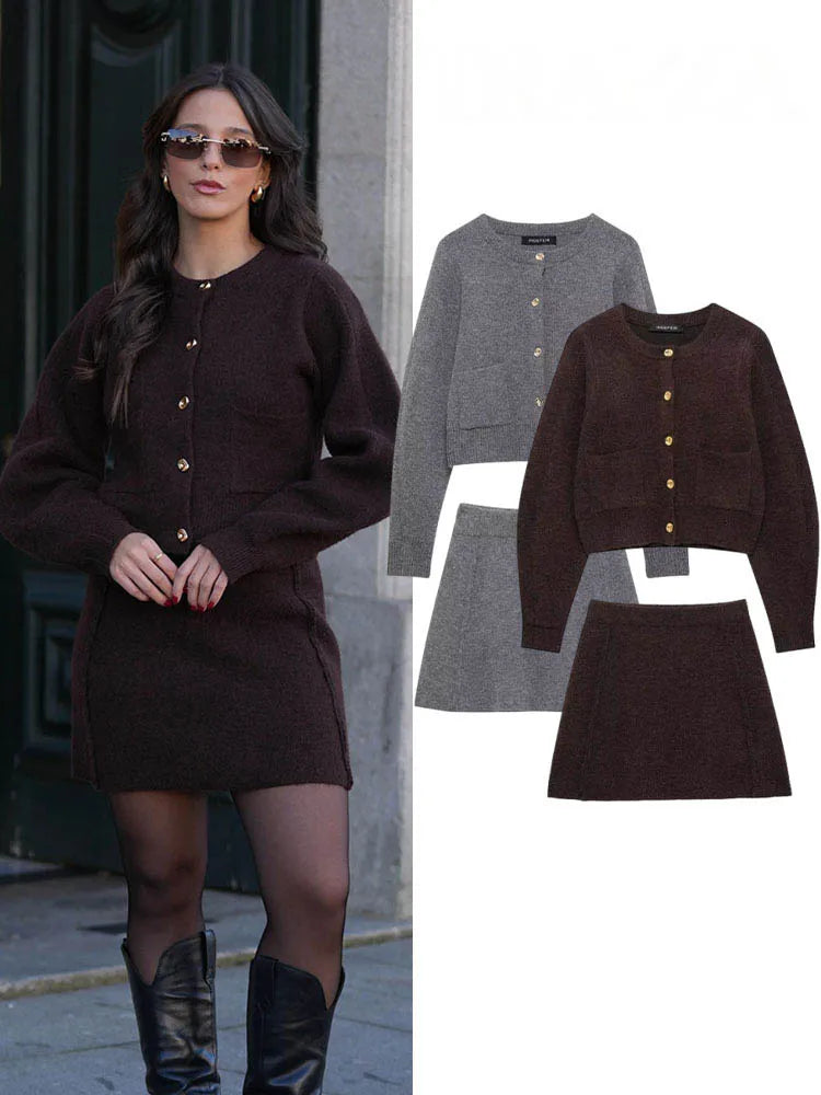 Falda mini ajustada de punto de manga larga con cuello redondo