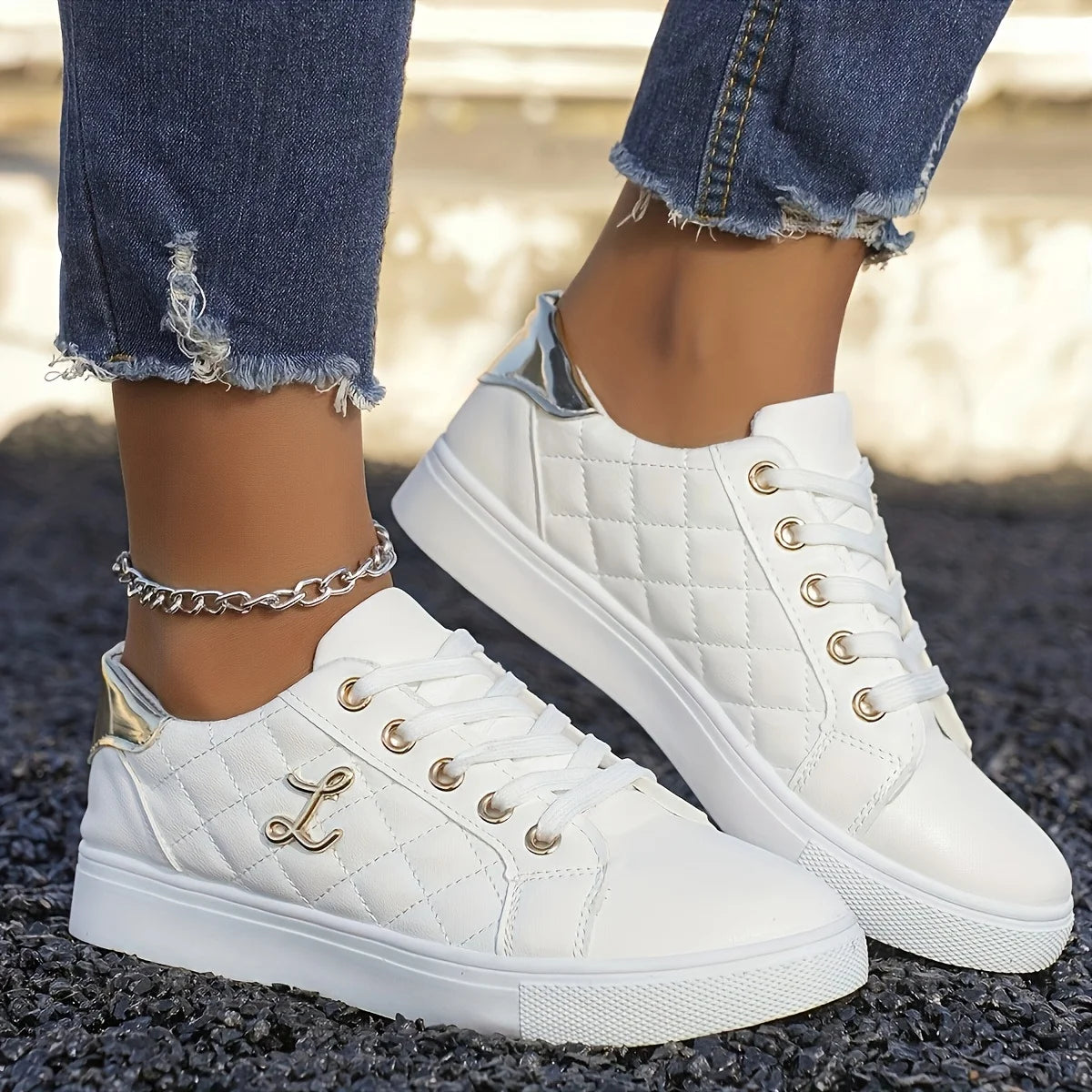 Lightweight Lace-Up Low-Top Casual Sneakers