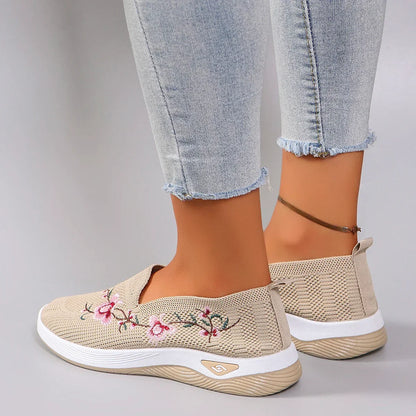 Breathable mesh flat casual sneakers shoes