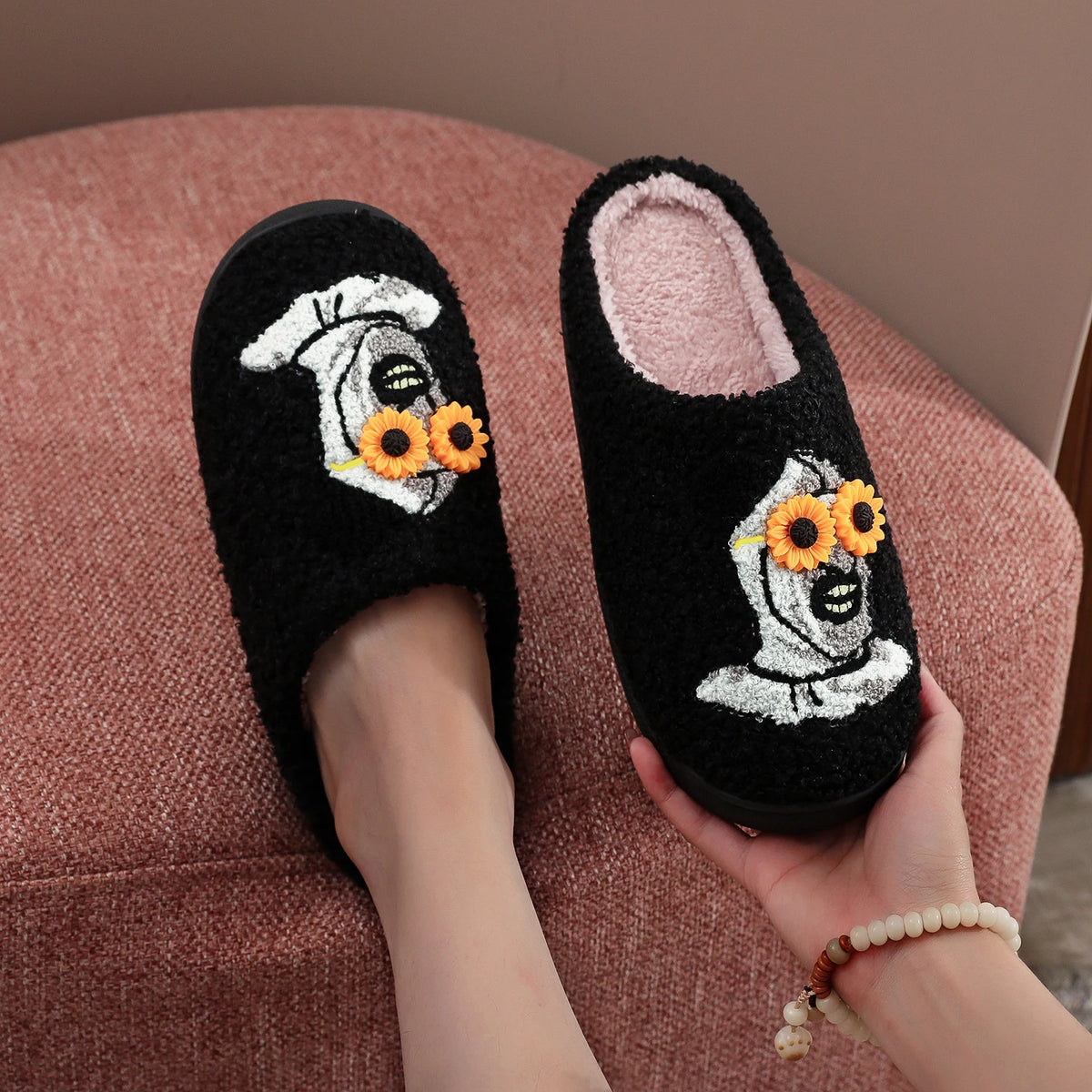 Black Halloween Horror Atlantis Clown Pattern Home Thick-Soled Fur Slippers
