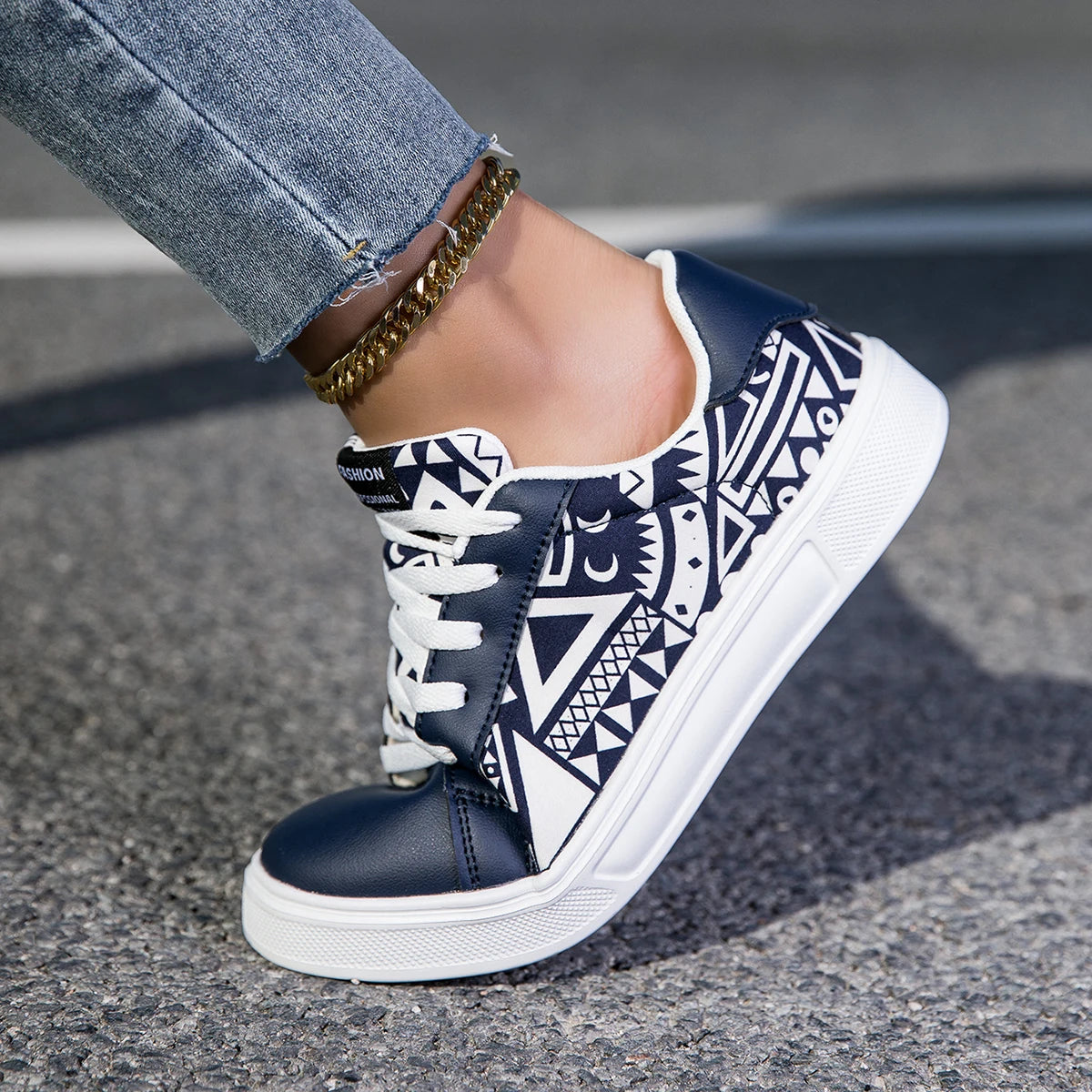 Lightweight Skateboard Walking Unisex Sneakers