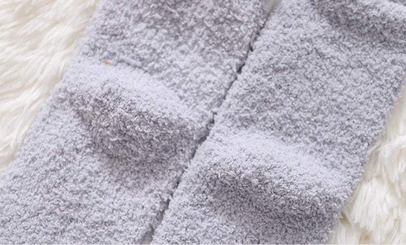 جوارب نوم من الصوف المرجاني برسومات كرتونية على شكل قلب