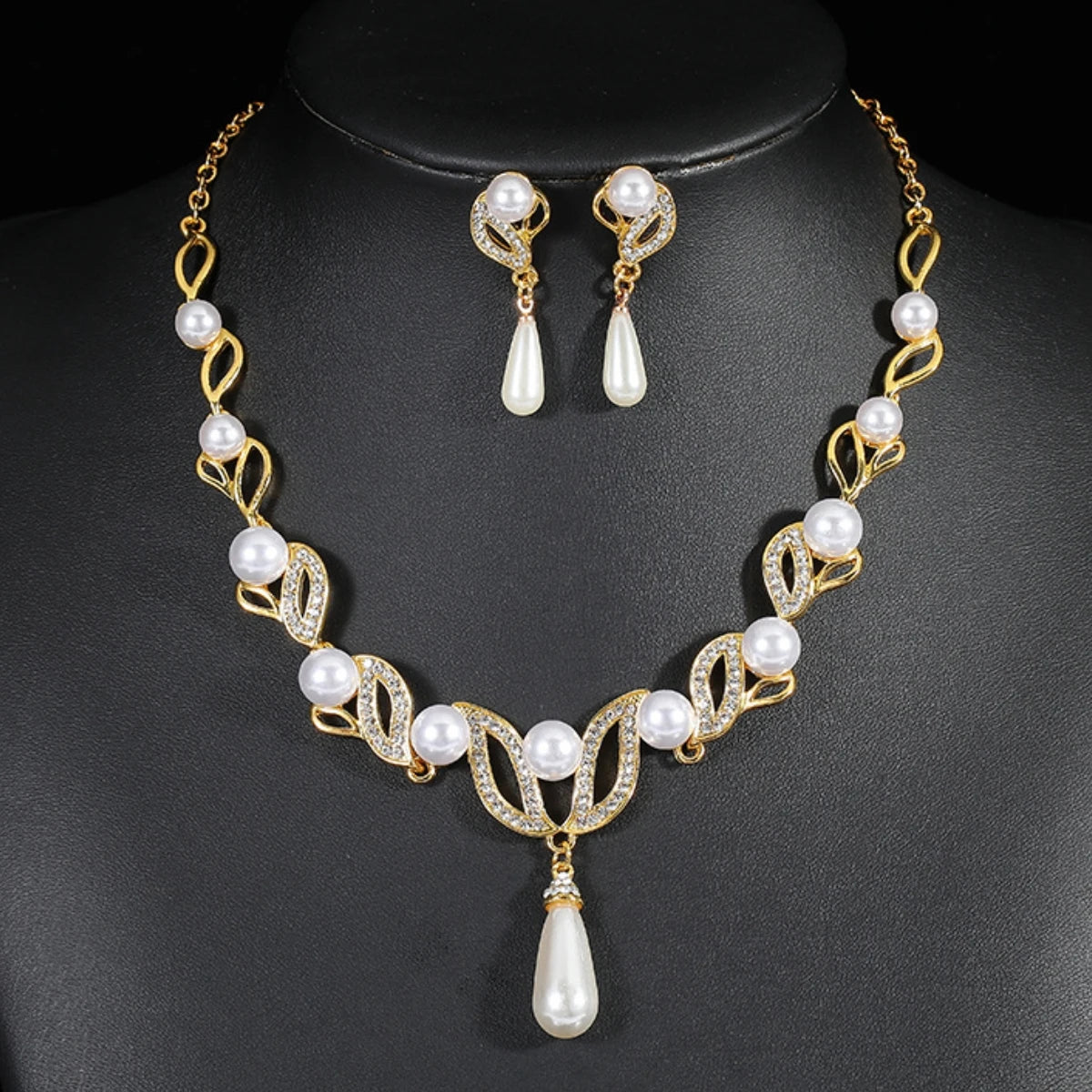 Imitation pearl necklace jewelry set