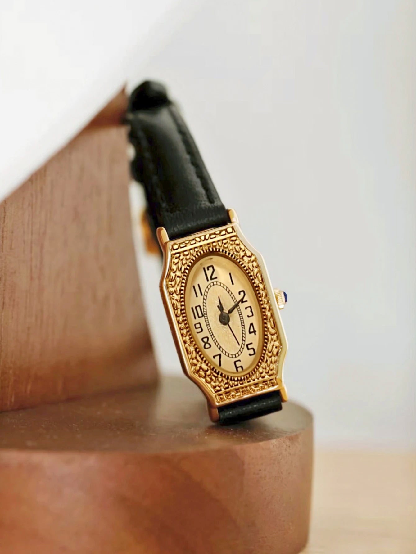 Gold French retro style waterproof quartz leather strap watch