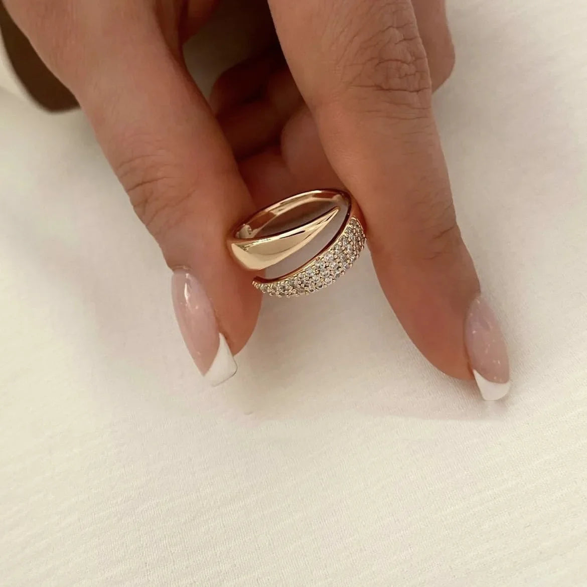 Korean Exquisite Geometric Round Luxury Zircon Ring
