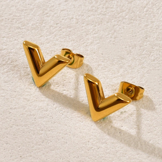 DANA Golden V-shaped small stud earrings