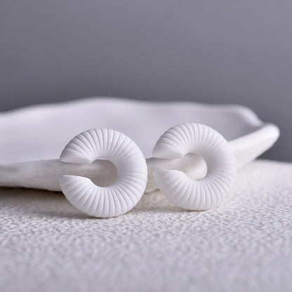 DANA Round Circle Clip Earrings