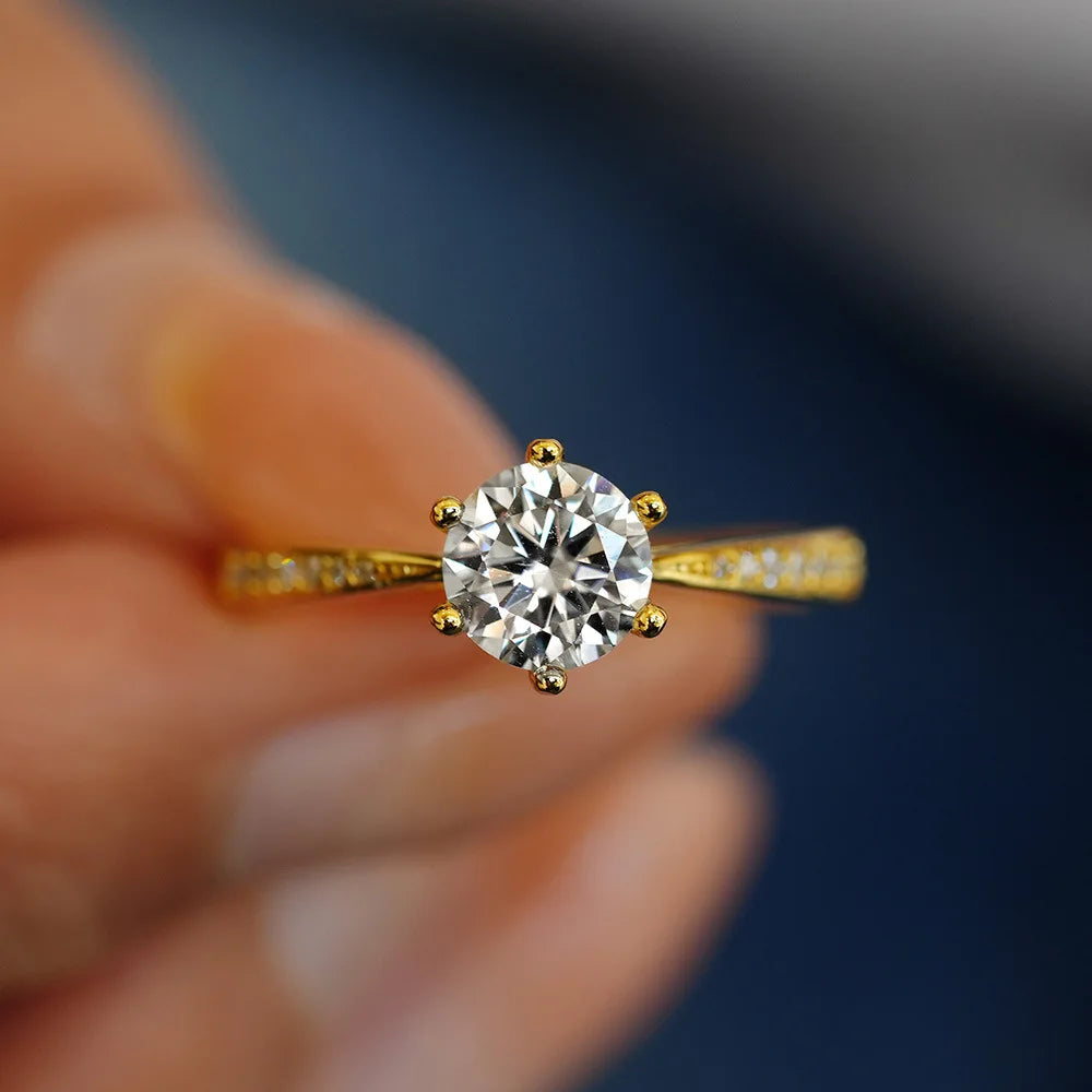 DANA 6.5mm Moissanite 18K Gold Ring