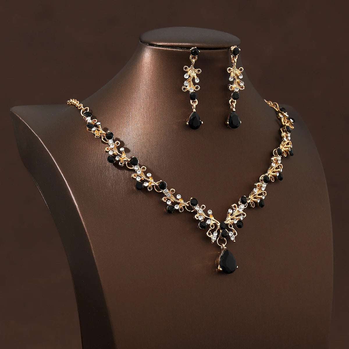 Full Of Brief  Classical Necklace Set
